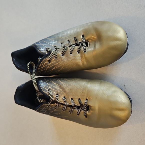 DSG Soccer Cleats - Picture 2 of 10